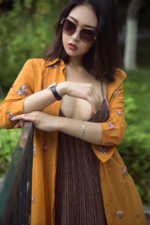 大奶骚气妹子双人啪啪_1080P电影免费在线