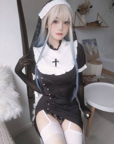 国产美女免费插B张柏芝视频？_1080免费观看